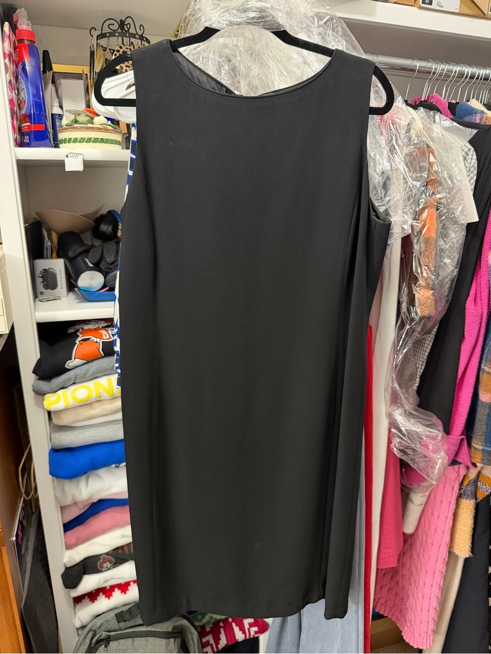 Peter Nygard Black Sleeveless Midi Shift Dress